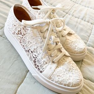 C.A.S.LO.N white lace tennis shoes